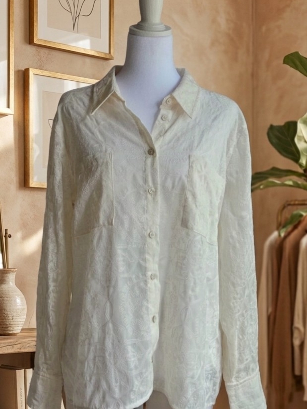 ​Chico's Embroidered Button Up Blouse Cream Off-White Long Sleeve Size 3 / US 16